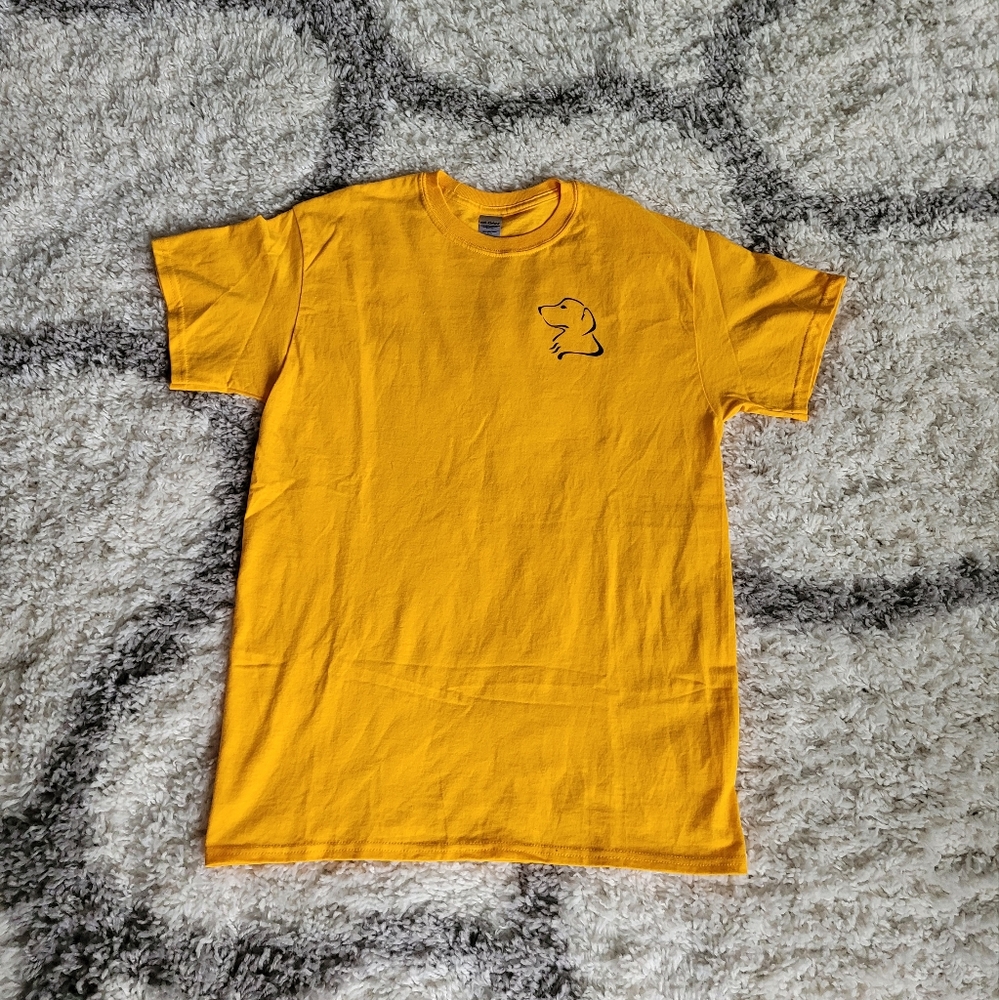 Yellow Dog Short Sleeve Shirt | Size Medium | Gildan